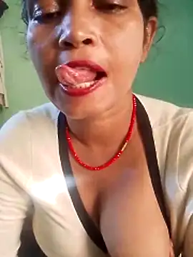 Snapshot of Chandrakanta-Devi chatting on 10-31-25, 09:10 Chandrakanta-Devi online show from 10-31-25, 09:10