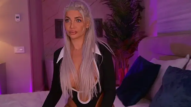 ElsaSinn online show from 09-13-25, 03:17