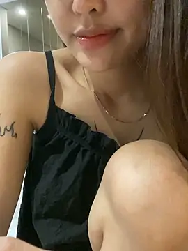 Snapshot of __BabyShowPublic__ chatting on 02-25-26, 04:05 BabyShowPublic online show from 02-25-26, 04:05