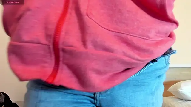 BellaNixs online show from 09-10-25, 02:44