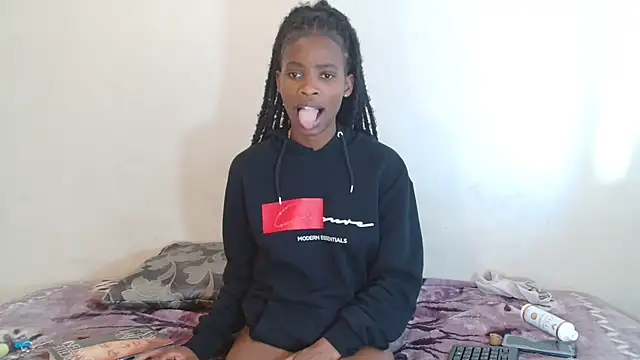 Snapshot of DarkChocox01 chatting on 09-18-25, 01:02 DarkChocox01 online show from 09-18-25, 01:02