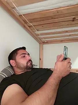 Snapshot of flr196 chatting on 09-20-25, 01:01 flr196 online show from 09-20-25, 01:01