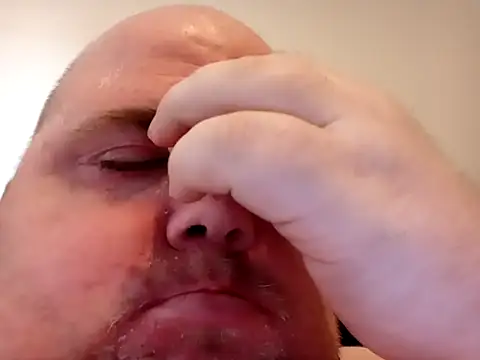 Snapshot of Nigel1121 chatting on 04-07-26, 12:22 Nigel1121 online show from 04-07-26, 12:22