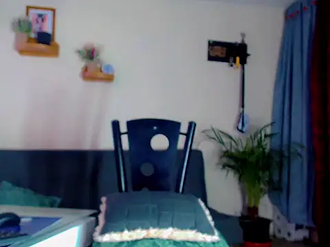 Snapshot of Lesly_Zafiro- chatting on 09-08-25, 05:45 Lesly Zafiro- online show from 09-08-25, 05:45