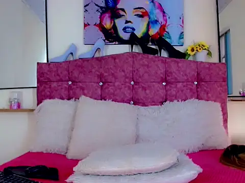 Snapshot of Lesly_Zafiro- chatting on 09-19-25, 05:13 Lesly Zafiro- online show from 09-19-25, 05:13