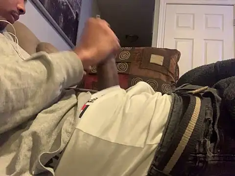 Snapshot of Insurance-03 chatting on 09-27-25, 05:23 Insurance-03 online show from 09-27-25, 05:23