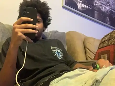 Snapshot of Insurance-03 chatting on 10-17-25, 06:27 Insurance-03 online show from 10-17-25, 06:27