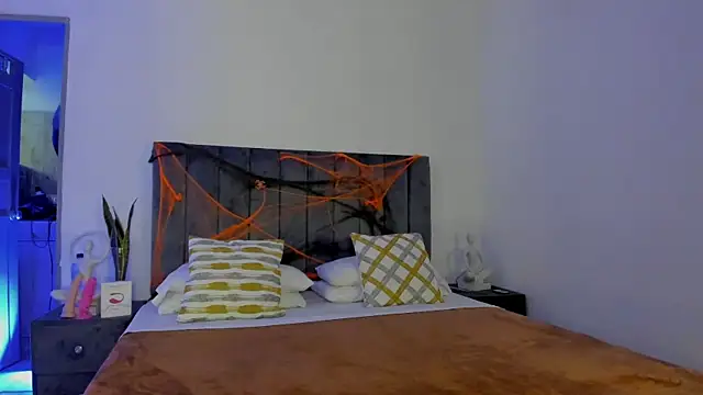 NoahLux online show from 10-27-25, 07:07