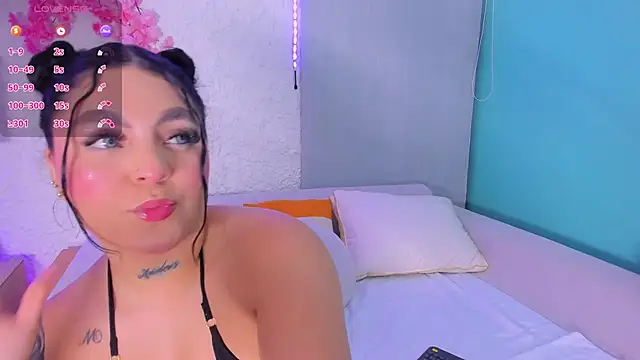 Snapshot of melody_blossom_ chatting on 09-22-25, 04:14 melody blossom online show from 09-22-25, 04:14