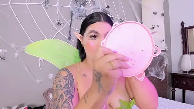 Snapshot of melody_blossom_ chatting on 10-30-25, 08:31 melody blossom online show from 10-30-25, 08:31