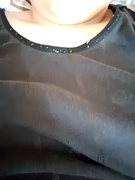 Snapshot of 706070 chatting on 11-09-25, 10:57 706070 online show from 11-09-25, 10:57