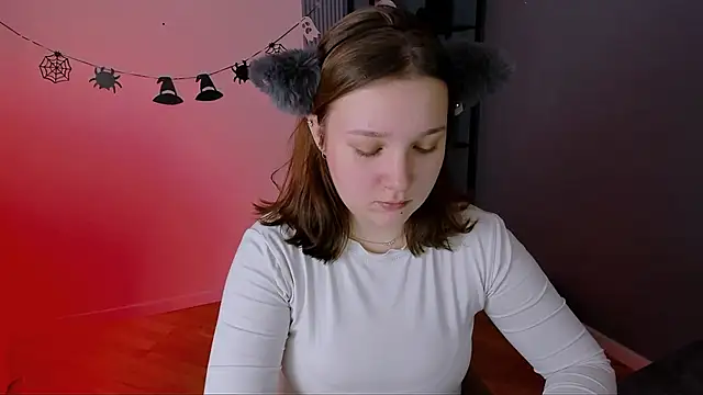 Snapshot of JaneByrd chatting on 10-31-25, 02:29 JaneByrd online show from 10-31-25, 02:29