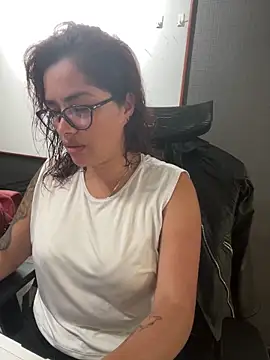 Camila Garcia  online show from 09-27-25, 02:00