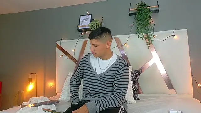 LaynorRoss  online show from 09-13-25, 07:35