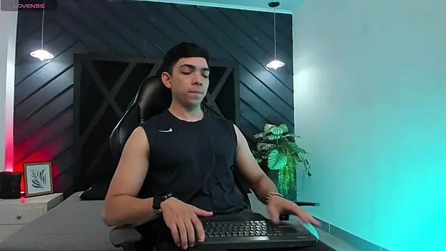 Eryonbradley online show from 01-12-26, 11:26