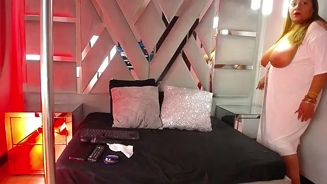 MonzerratBoyer online show from 10-06-25, 06:38