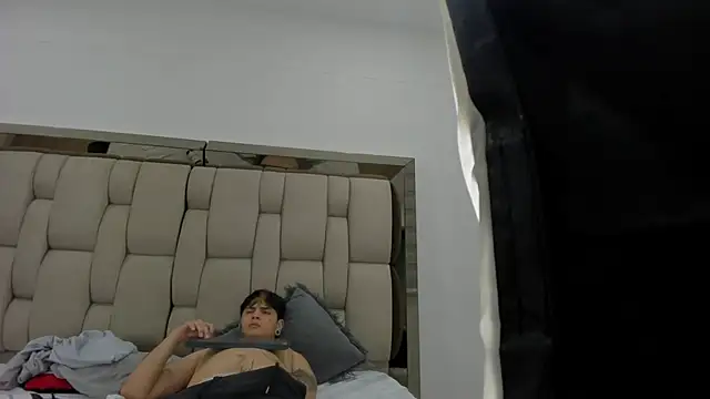 Mollyxketa1  online show from 10-06-25, 02:53