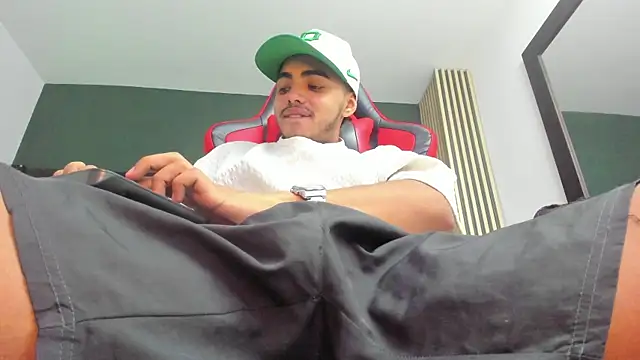 Snapshot of ares_pain chatting on 04-07-26, 07:25 ares pain online show from 04-07-26, 07:25