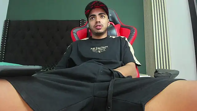 Snapshot of ares_pain chatting on 04-08-26, 07:36 ares pain online show from 04-08-26, 07:36