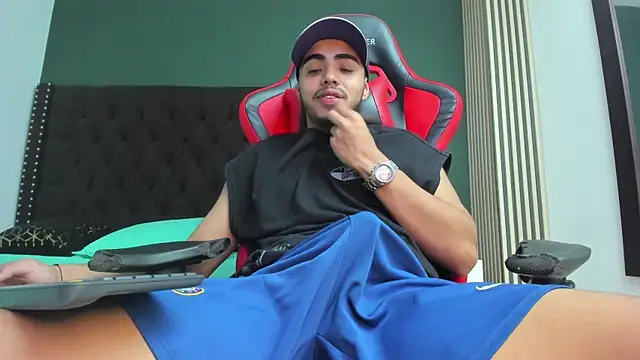 Snapshot of ares_pain chatting on 04-10-26, 07:18 ares pain online show from 04-10-26, 07:18