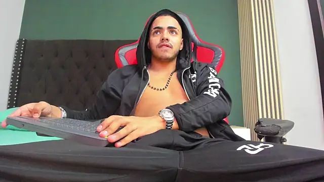 Snapshot of ares_pain chatting on 04-11-26, 07:29 ares pain online show from 04-11-26, 07:29