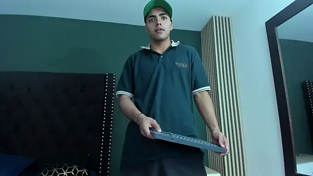 Snapshot of ares_pain chatting on 04-14-26, 07:20 ares pain online show from 04-14-26, 07:20