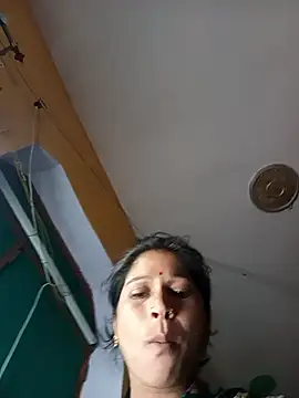 Snapshot of Sonam_pandeyji chatting on 01-07-26, 01:35 Sonam pandeyji online show from 01-07-26, 01:35