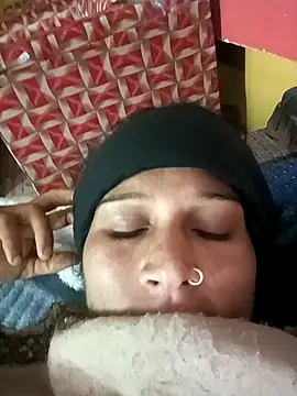 Snapshot of Sonam_pandeyji chatting on 02-08-26, 08:51 Sonam pandeyji online show from 02-08-26, 08:51