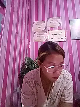 Snapshot of Alluring_sassy4u chatting on 09-13-25, 03:23 Alluring sassy4u online show from 09-13-25, 03:23