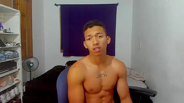 Snapshot of JuanchiT66 chatting on 10-09-25, 09:24 JuanchiT66 online show from 10-09-25, 09:24