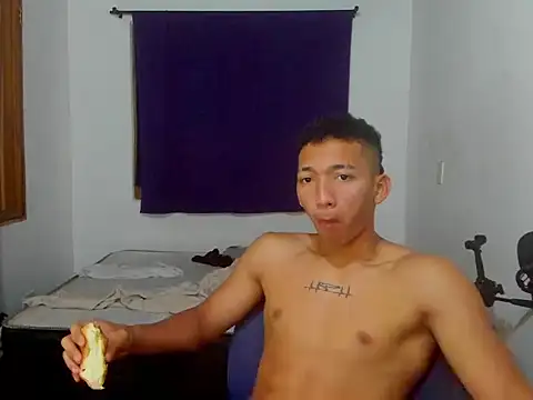 Snapshot of JuanchiT66 chatting on 10-17-25, 05:59 JuanchiT66 online show from 10-17-25, 05:59