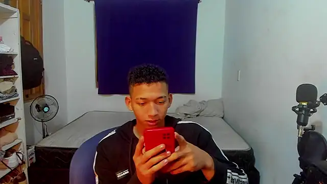 Snapshot of JuanchiT66 chatting on 10-22-25, 02:56 JuanchiT66 online show from 10-22-25, 02:56