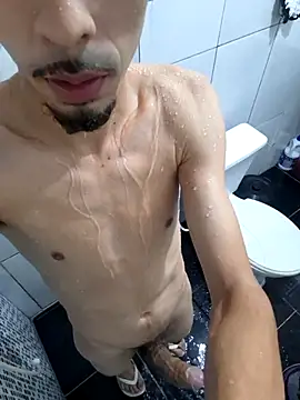 Snapshot of Jeff013013 chatting on 03-29-26, 06:57 Jeff013013 online show from 03-29-26, 06:57