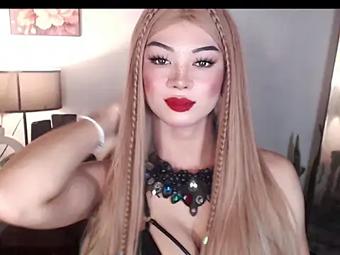 Snapshot of Hugecock_shantall chatting on 09-25-25, 06:06 Hugecock shantall online show from 09-25-25, 06:06