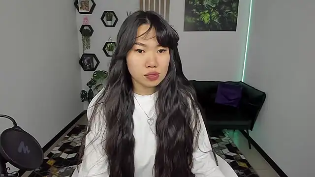 LunaPurrr online show from 11-11-25, 01:05