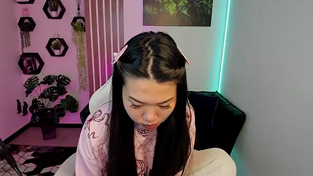 LunaPurrr online show from 02-06-26, 12:15