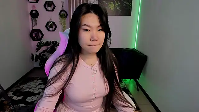 LunaPurrr online show from 02-07-26, 12:03