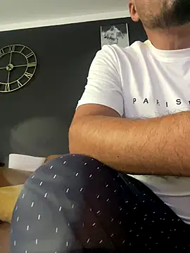 Snapshot of imooLoov chatting on 10-20-25, 08:48 imooLoov online show from 10-20-25, 08:48