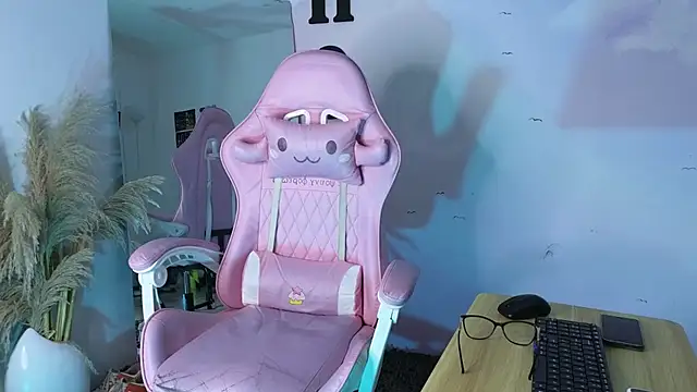 Catherine Smith  online show from 10-18-25, 12:06