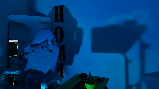 Catherine Smith  online show from 10-23-25, 12:04