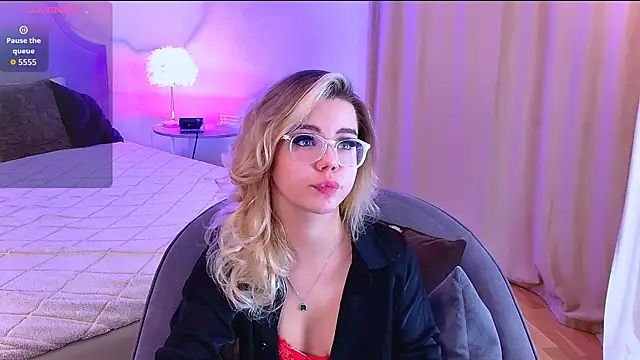 Snapshot of PrincessSlay chatting on 09-29-25, 05:34 PrincessSlay online show from 09-29-25, 05:34