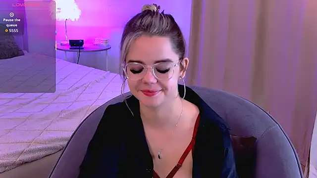 Snapshot of PrincessSlay chatting on 10-01-25, 05:35 PrincessSlay online show from 10-01-25, 05:35