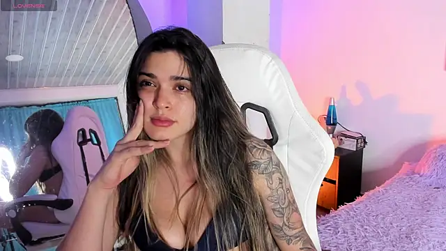 MiaVillalobos online show from 05-12-26, 02:19