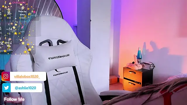 MiaVillalobos online show from 05-13-26, 10:17