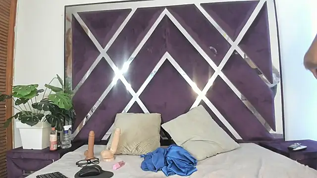 luzenaasm online show from 10-14-25, 04:13