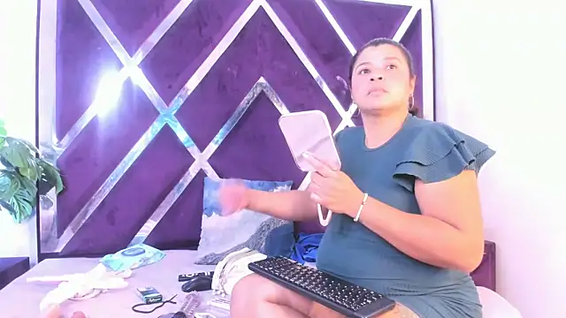 luzenaasm online show from 10-31-25, 04:35