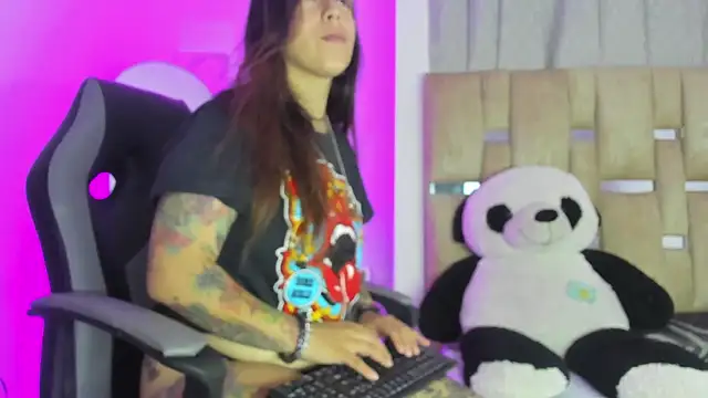 Snapshot of JulianaCarter chatting on 09-16-25, 07:26 JulianaCarter online show from 09-16-25, 07:26