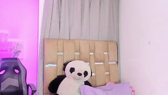 Snapshot of JulianaCarter chatting on 09-30-25, 09:20 JulianaCarter online show from 09-30-25, 09:20