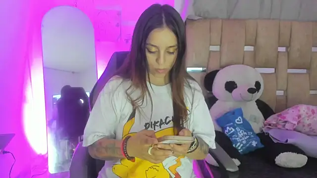 Snapshot of JulianaCarter chatting on 10-04-25, 07:34 JulianaCarter online show from 10-04-25, 07:34