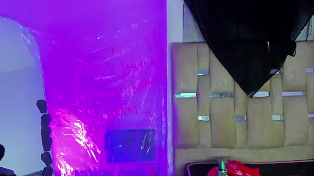 Snapshot of JulianaCarter chatting on 10-17-25, 07:38 JulianaCarter online show from 10-17-25, 07:38